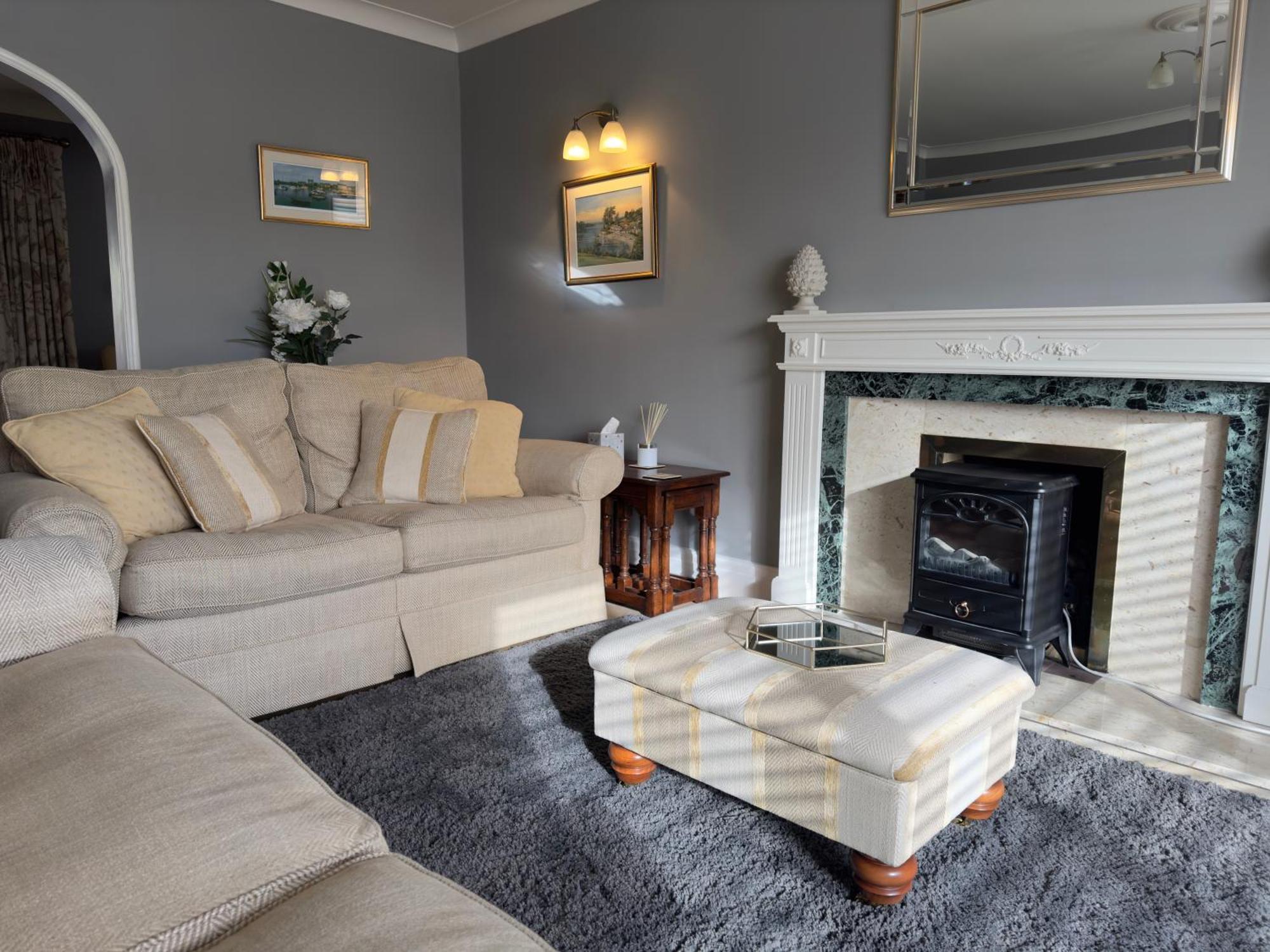 Vast, Elegant Home With Indoor Pool & Sauna Near Popular Golf Course Kington  Exteriör bild