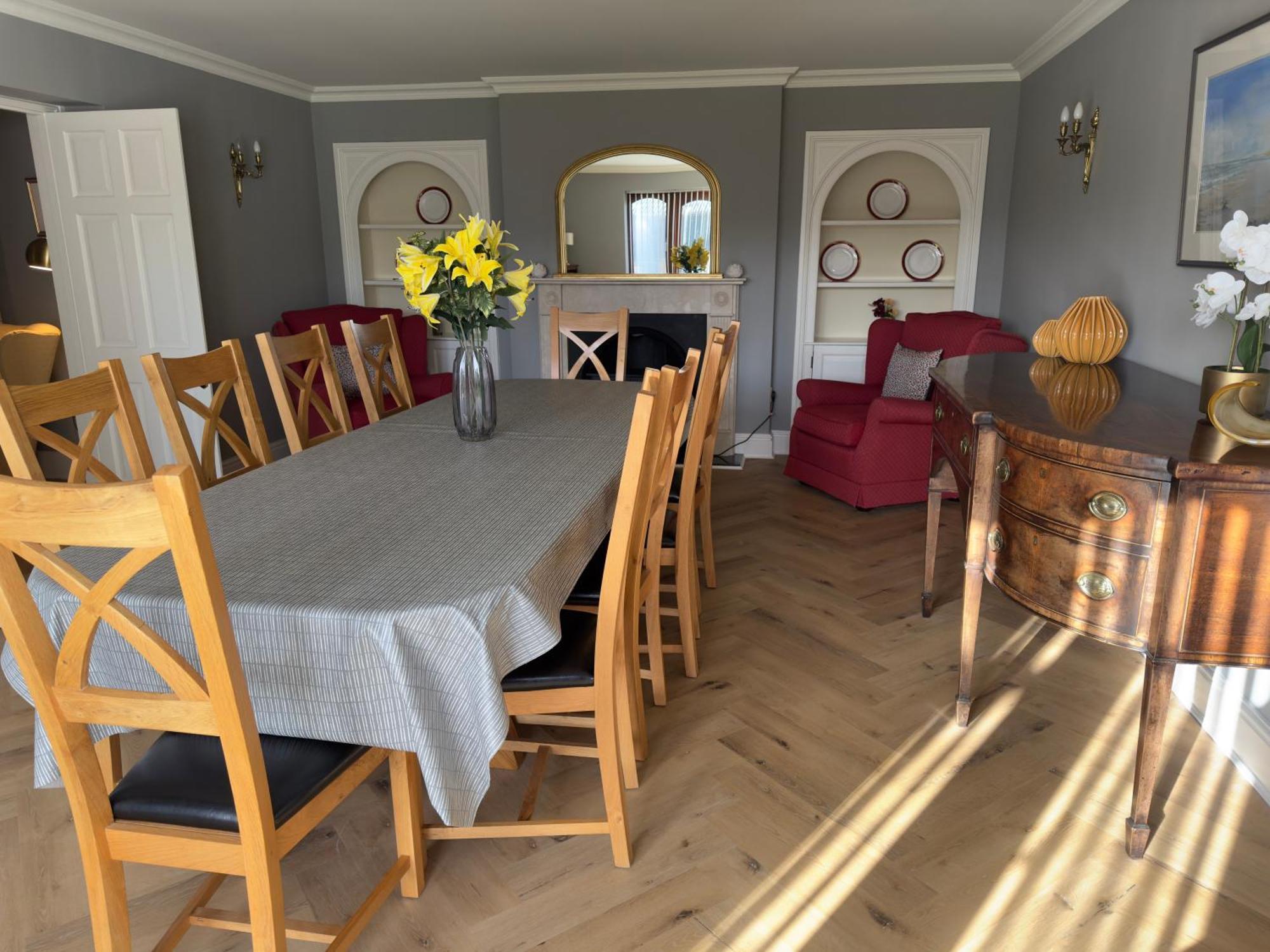 Vast, Elegant Home With Indoor Pool & Sauna Near Popular Golf Course Kington  Exteriör bild